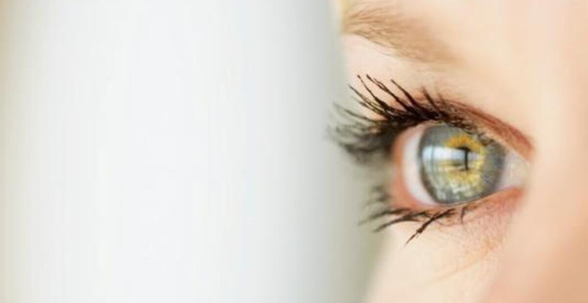 Dia Internacional da Mulher Síndrome do olho seco é mais comum em mulheres